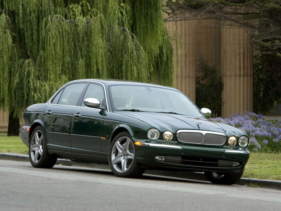  Jaguar XJ Super V8 2003 года  (фото 41 из 46)